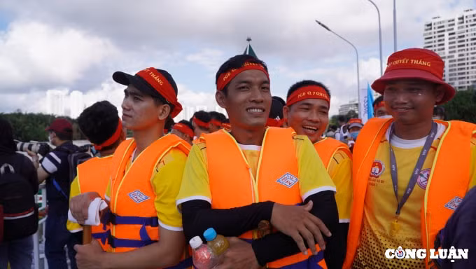 hang tram nguoi dan tp hcm tham gia giai dua thuyen truyen thong nam 2022 hinh 12