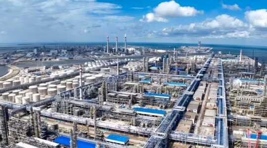 Mỹ tuyên bố Trung Quốc giảm 40% lượng dầu nhập khẩu từ Iran