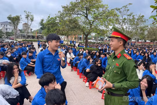 Cảm hóa, đồng hành với người trẻ từ mô hình “3 cùng với thanh niên”