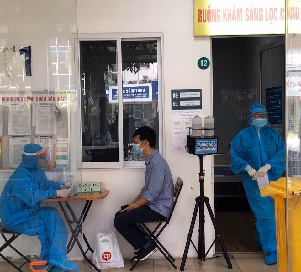ha noi ra soat san sang co so vat chat dieu tri f0 nhe khong trieu chung hinh 1