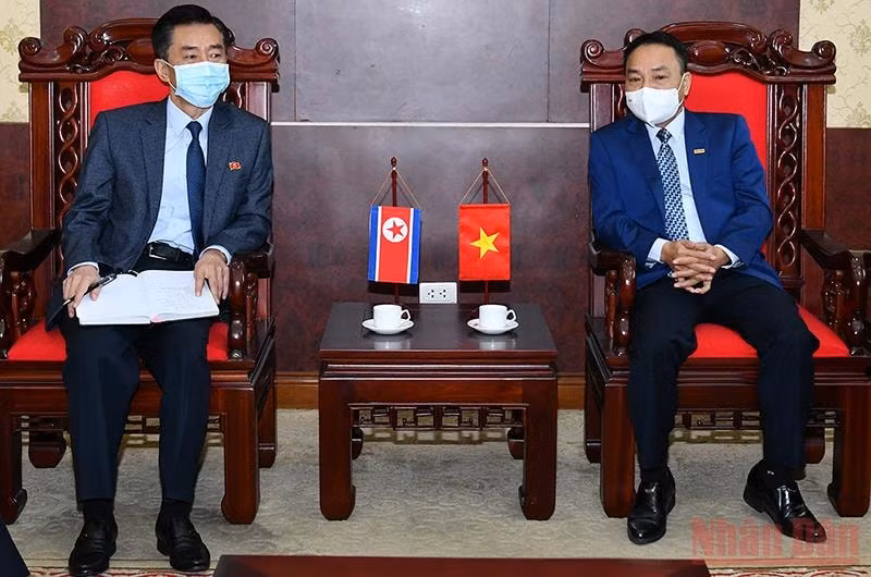 viet nam trieu tien day manh hop tac trong linh vuc thong tin truyen thong hinh 1