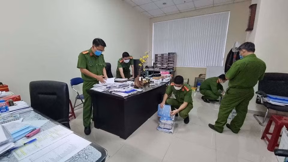 bat tong giam doc cong ty cp dau tu phat trien nha da nang hinh 2
