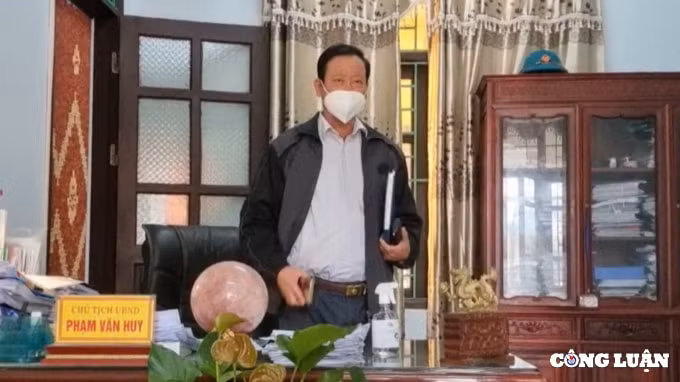 chu tich ubnd thi tran thua ne tranh bao chi hinh 4