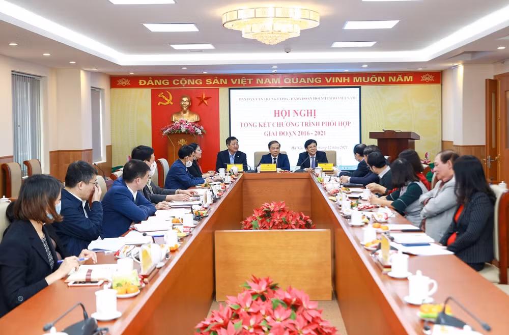 tiep tuc doi moi nang cao hieu qua phoi hop giua ban dan van trung uong va dang doan hoi nha bao viet nam hinh 1