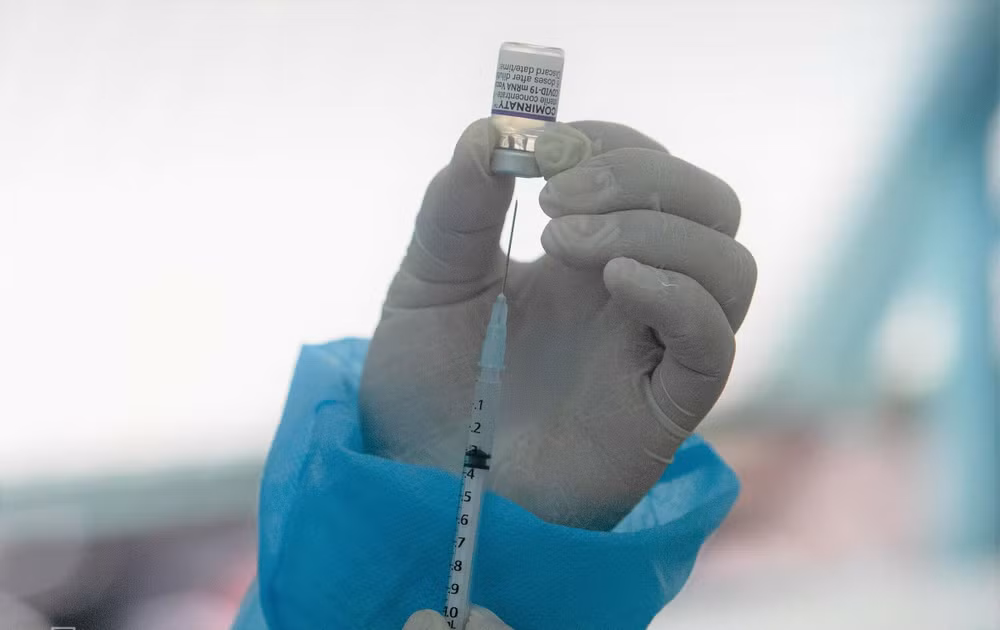 vinh long trien khai tiem vaccine mui 3 cho nguoi dan trong thang 12 hinh 1