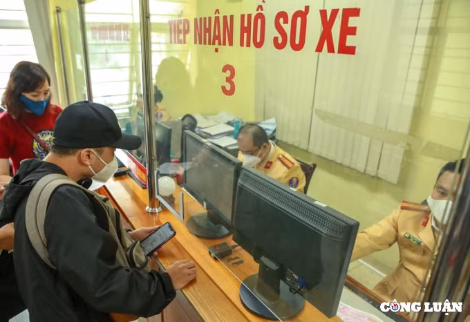 khuyen cao cac chu phuong tien nen dang ky xe o to truc tuyen hinh 1