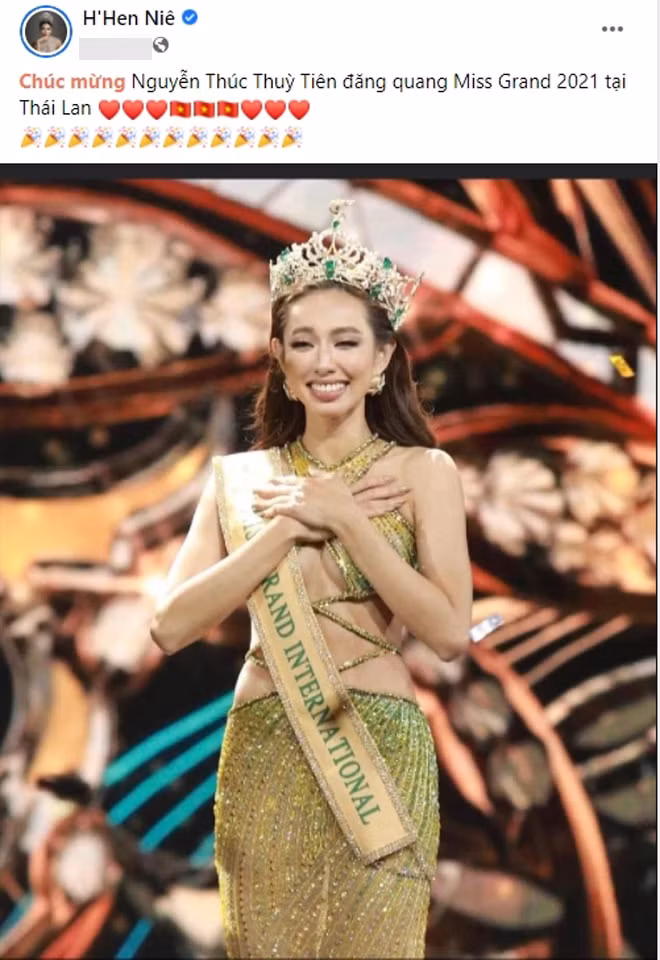 dan sao viet chuc mung thuy tien dang quang hoa hau hoa binh quoc te 2021 hinh 3