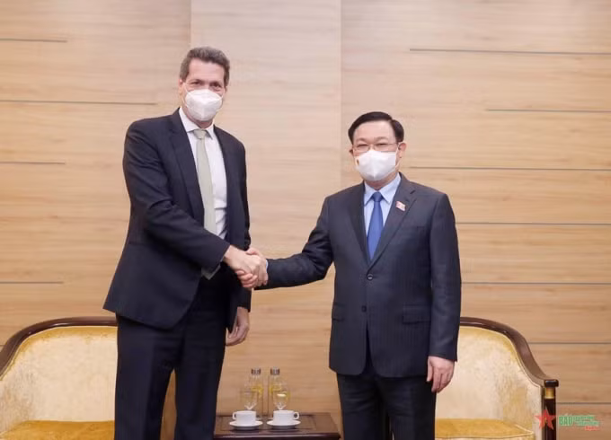 chu tich quoc hoi de nghi adb ho tro viet nam nang cao nang luc du bao va tam nhin dai han hinh 1