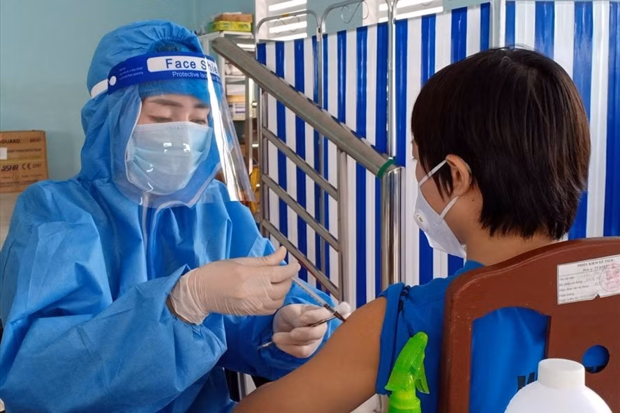 soc trang len ke hoach tiem mui 3 va tiem vaccine cho tre tu 3 12 tuoi hinh 1