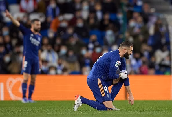 benzema gap chan thuong trong chien thang cua real o vong 16 la liga hinh 1