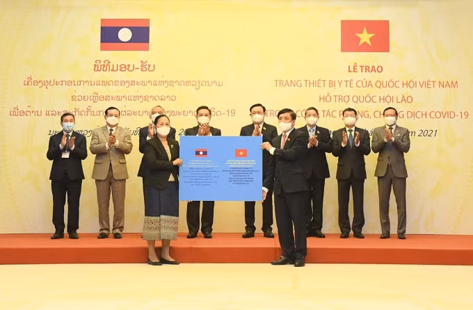 quoc hoi viet nam ho tro quoc hoi lao thiet bi y te trong phong chong dich covid 19 hinh 1