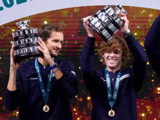 medvedev va rublev thi dau an tuong giup nga vo dich davis cup 2021 hinh 1