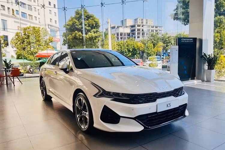 kia k5 gt line 2022 vua co mat tai dai ly voi muc gia 1029 ty dong hinh 2