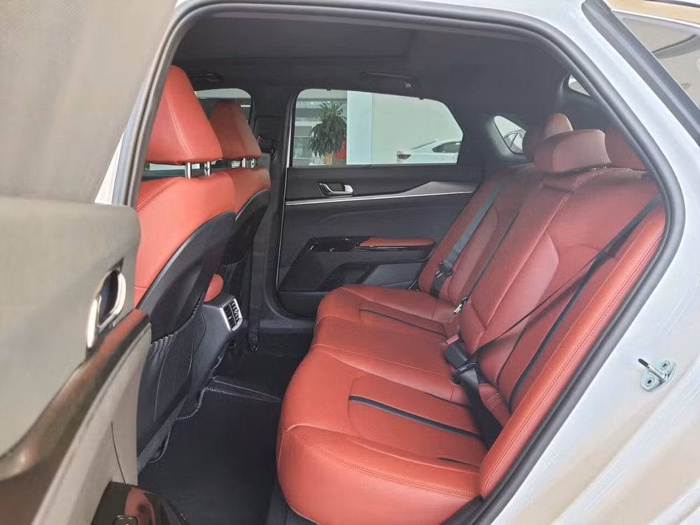 kia k5 gt line 2022 vua co mat tai dai ly voi muc gia 1029 ty dong hinh 5
