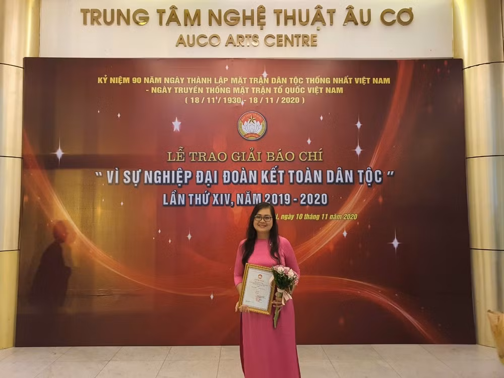 nu nha bao va nhung cau chuyen khoi day tinh than doan ket trong dai dich hinh 2