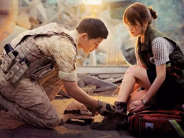 loat vai dien lam nen ten tuoi cua song hye kyo hinh 9