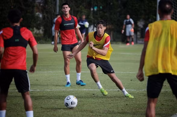dt singapore goi 3 con trai cua fandi ahmad du aff suzuki cup 2020 hinh 1