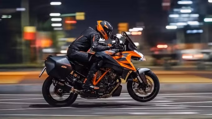 ktm 1290 super duke gt 2022 duoc bo sung hang loat cong nghe ho tro nguoi lai hinh 4