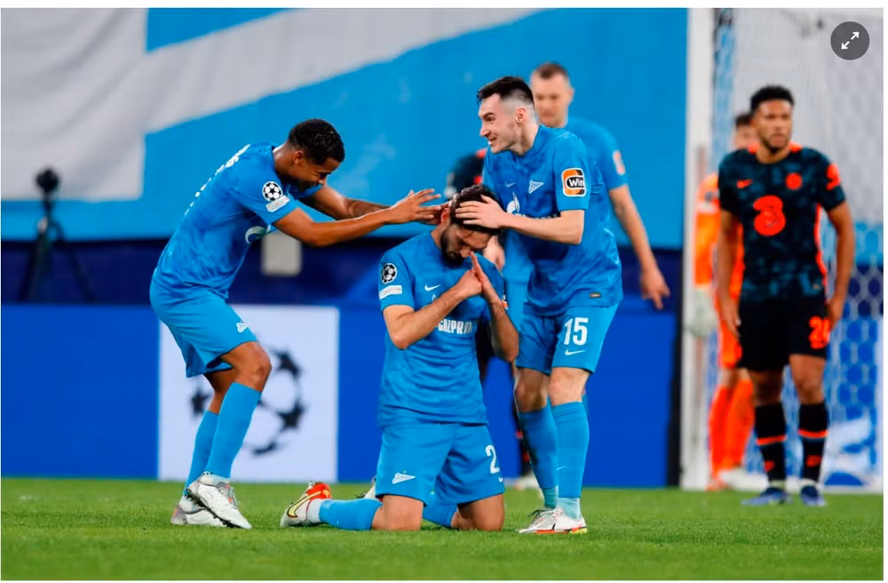 danh sach 7 doi bong roi tu champions league xuong europa league hinh 8
