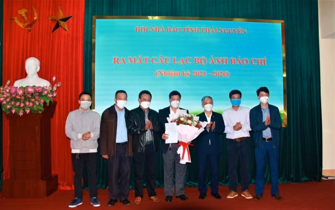 thanh lap cau lac bo anh bao chi thai nguyen hinh 3