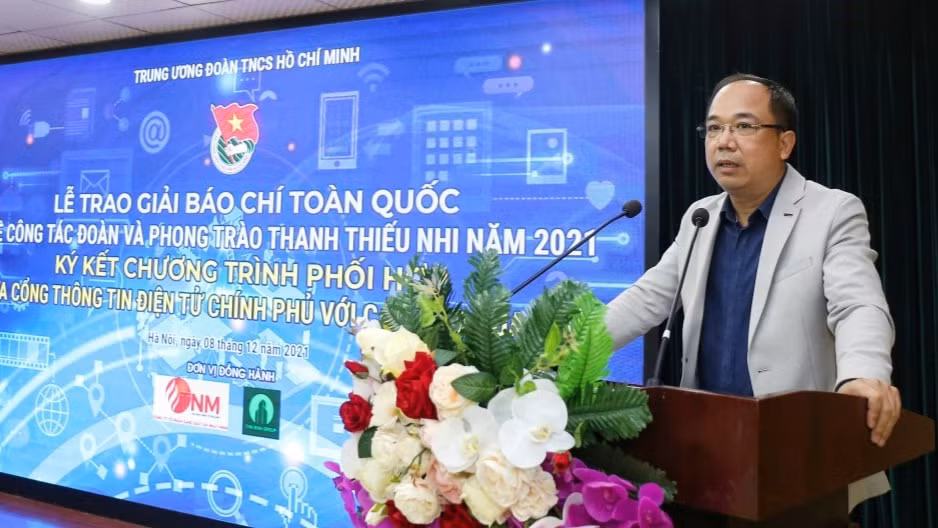 bao cua doan hay goi ten nhung viec vi dai cua dat nuoc va huong thanh nien vao do hinh 5