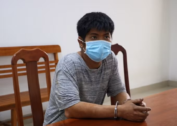 bat giu nghi can dot va om thi the co gai chet chay tron nhieu gio duoi gieng hinh 1