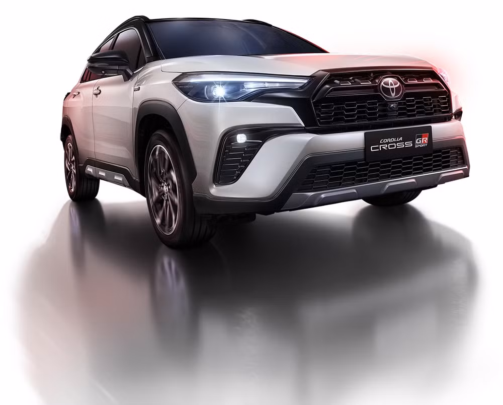 toyota corolla cross gr sport ra mat tai thai lan so huu ngoai hinh the thao hinh 2