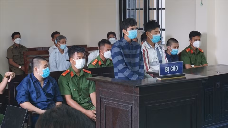cuop tien cua hoc sinh bon doi tuong linh an 16 nam tu hinh 2