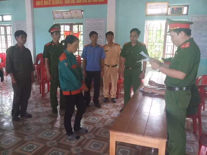 Quyết định khởi tố bị can với Nguyễn Thị Hảo.