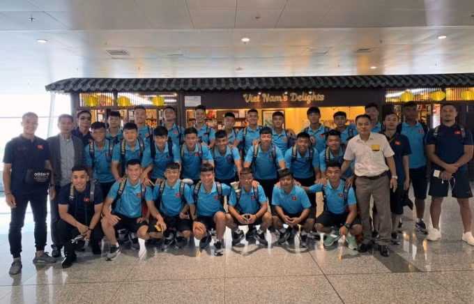 Toàn đội U18 đã lên đường sang Nhật Bản. Ảnh: VFF