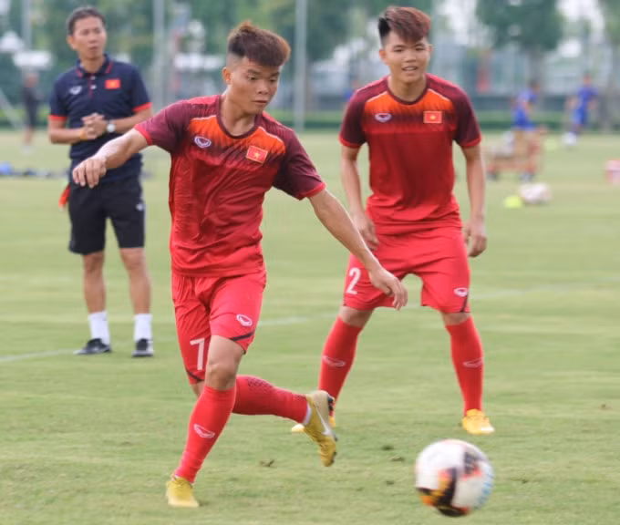 Các tuyển thủ U18 tập luyện tại trung tâm PVF. Ảnh: Trung Hiếu