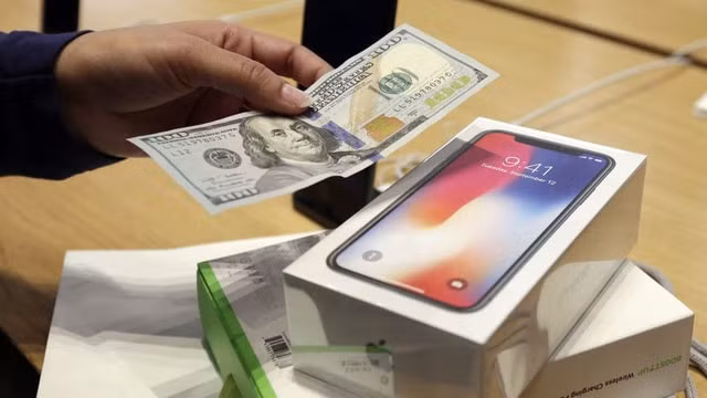 iPhone ế ẩm, Apple phải bồi thường cho Samsung số tiền lớn.