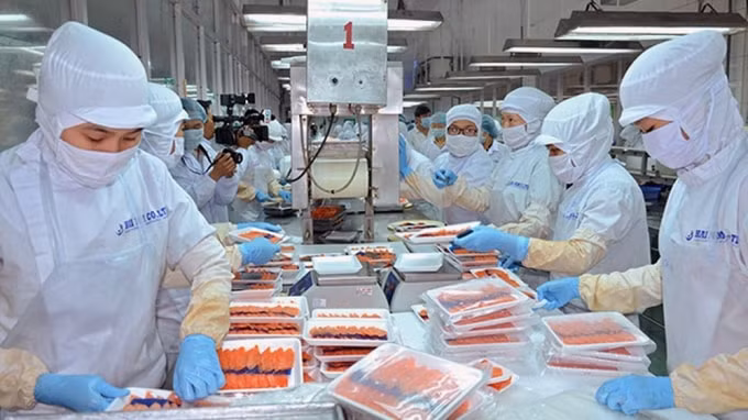 Ngành công nghiệp, chế biến chế tạo vẫn là nơi thu hút FDI lớn nhất chiếm tới 73,4% tổng vốn đăng ký cấp mới. (Ảnh TL)