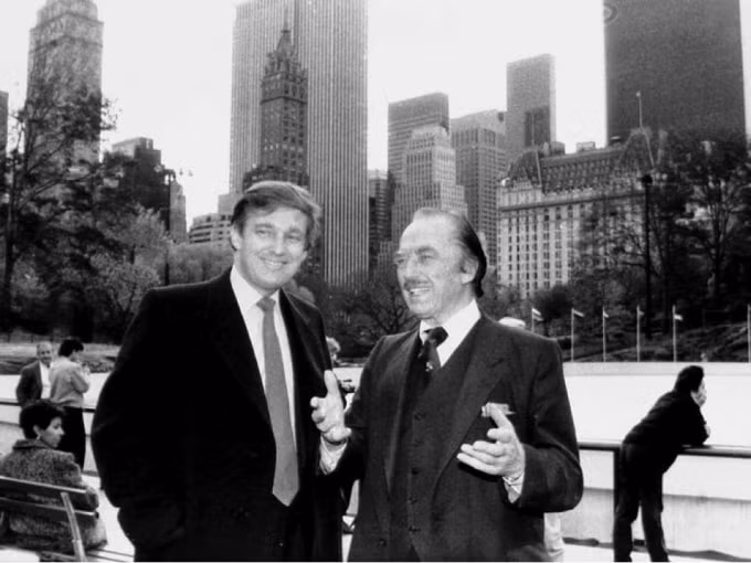 Donald và Fred Trump tại lễ khai trương Wollman Rink vào ngày 6 tháng 11 năm 1987.Ảnh: Getty images