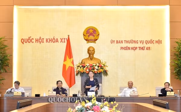 Phiên họp thứ 45 của Ủy ban Thường vụ Quốc hội. Ảnh: quochoi.vn