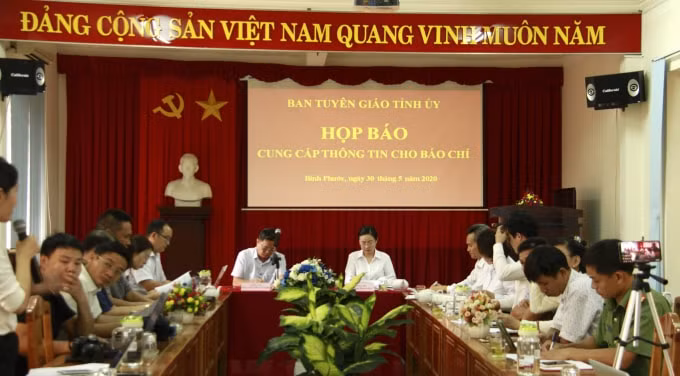 Toàn cảnh buổi họp báo về vụ việc. Ảnh: TS