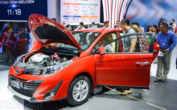 Giảm 50% lệ phí trước bạ cho khách hàng mua ôtô sản xuất trong nước để kích cầu tiêu dùng. Ảnh: TNO