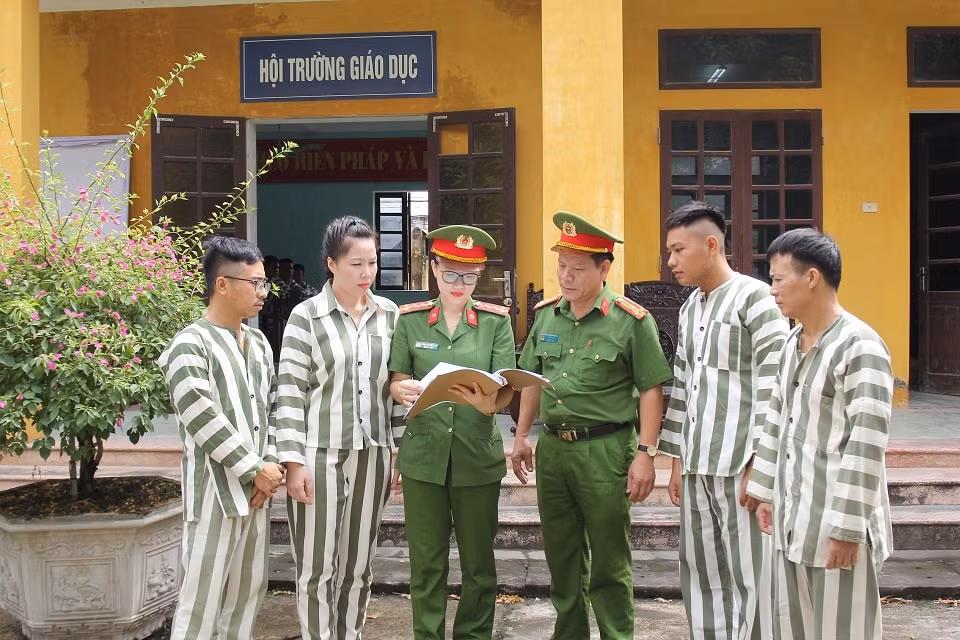 huong dan ve doi tuong dieu kien duoc de nghi dac xa nam 2025 hinh 1