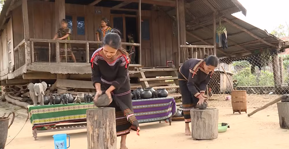 nghe lam gom cua nguoi mnong o dak lak la di san van hoa phi vat the quoc gia hinh 1