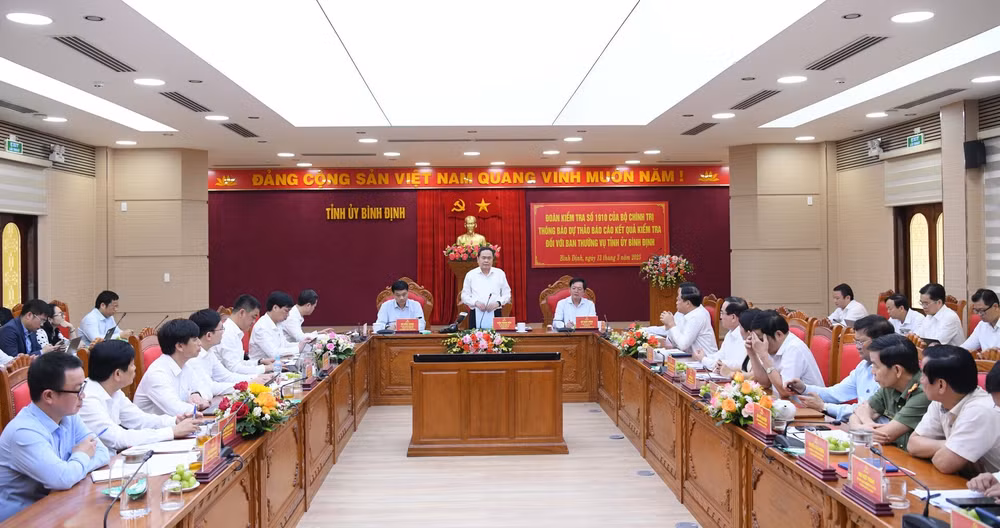 manh dan cong tam khach quan trong sap xep bo may hinh 1