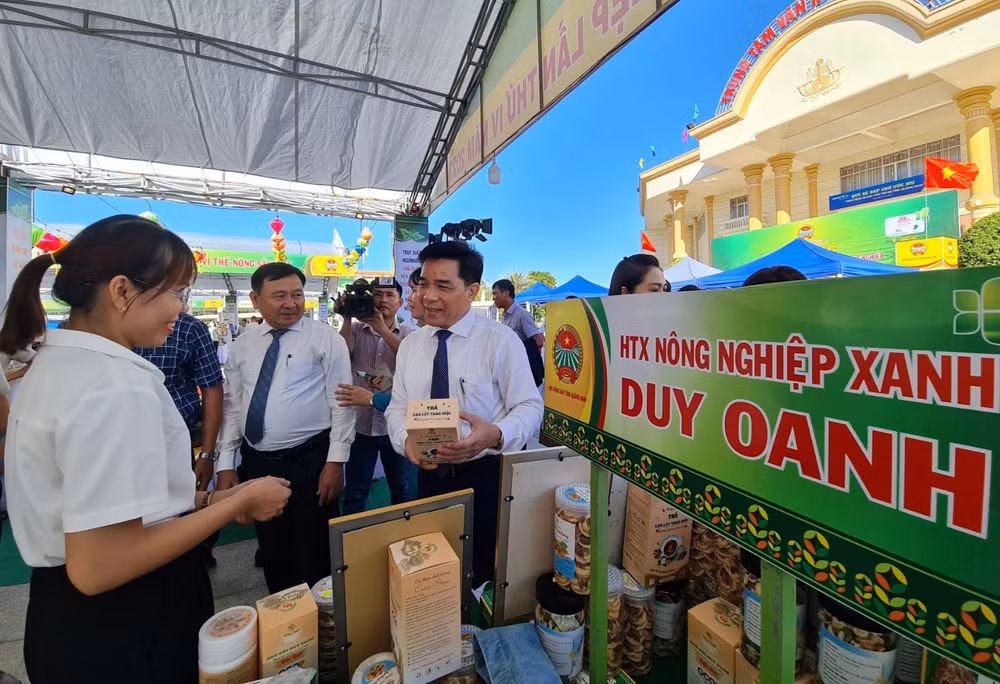 ky niem 50 nam giai phong tinh quang nam to chuc trien lam thanh tuu kinh te va san pham ocop hinh 1