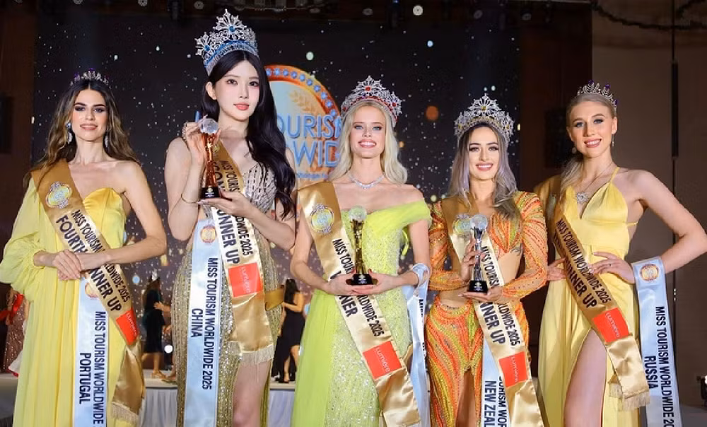 nguoi dep benelux tro thanh hoa hau du lich the gioi 2025 hinh 2