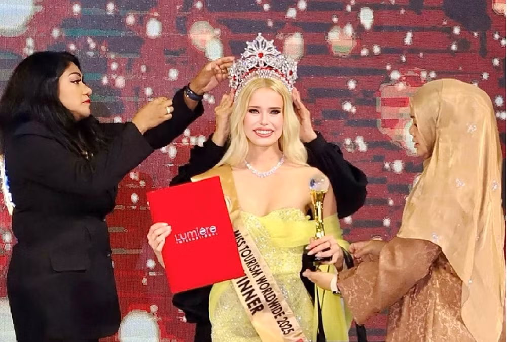 nguoi dep benelux tro thanh hoa hau du lich the gioi 2025 hinh 1
