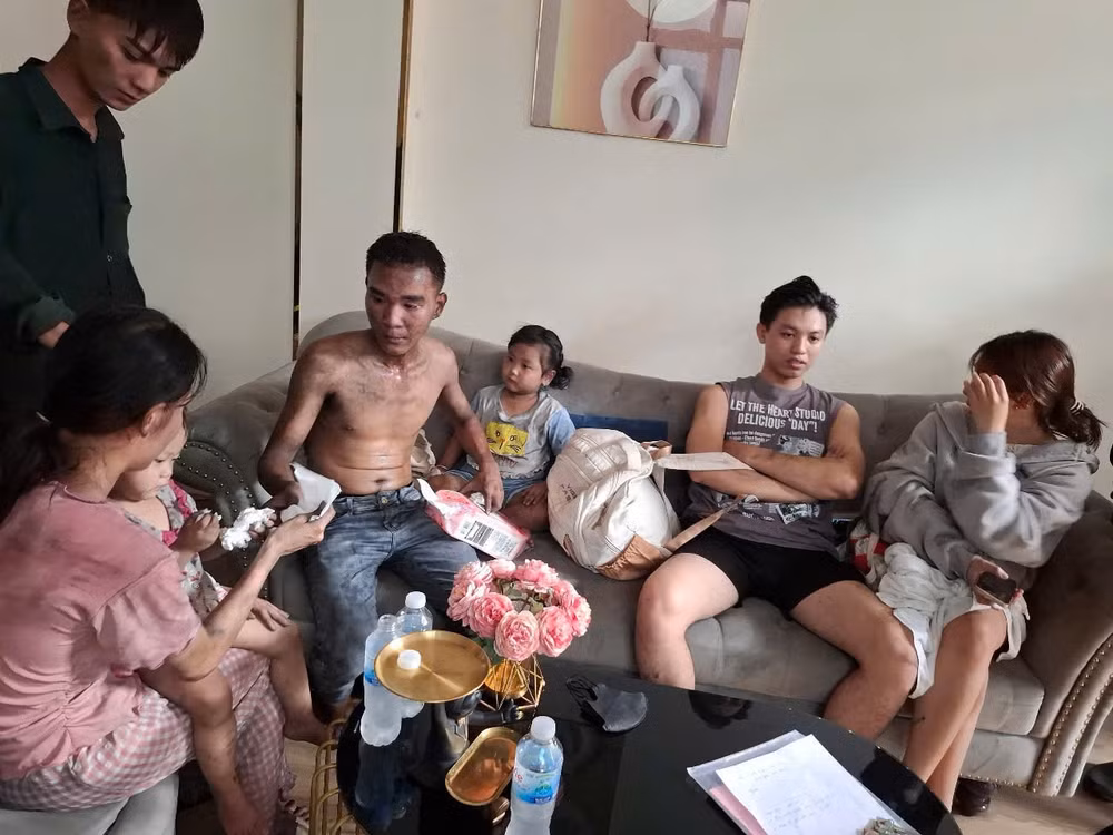 cuu 6 nguoi khoi vu chay khach san o tp hcm hinh 1