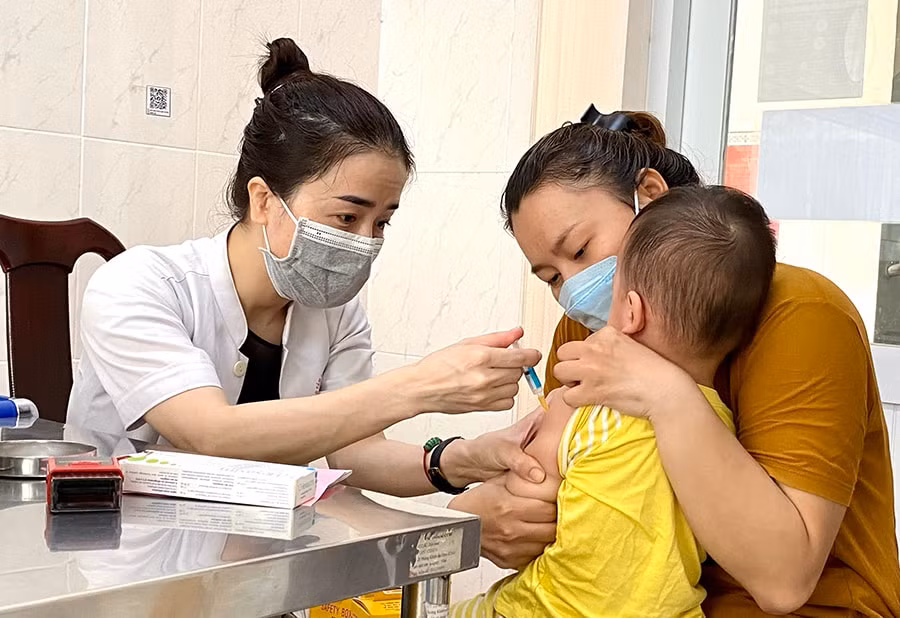 dut khoat dam bao du vaccine phong benh soi hoan thanh tiem chung trong thang 3 2025 hinh 1