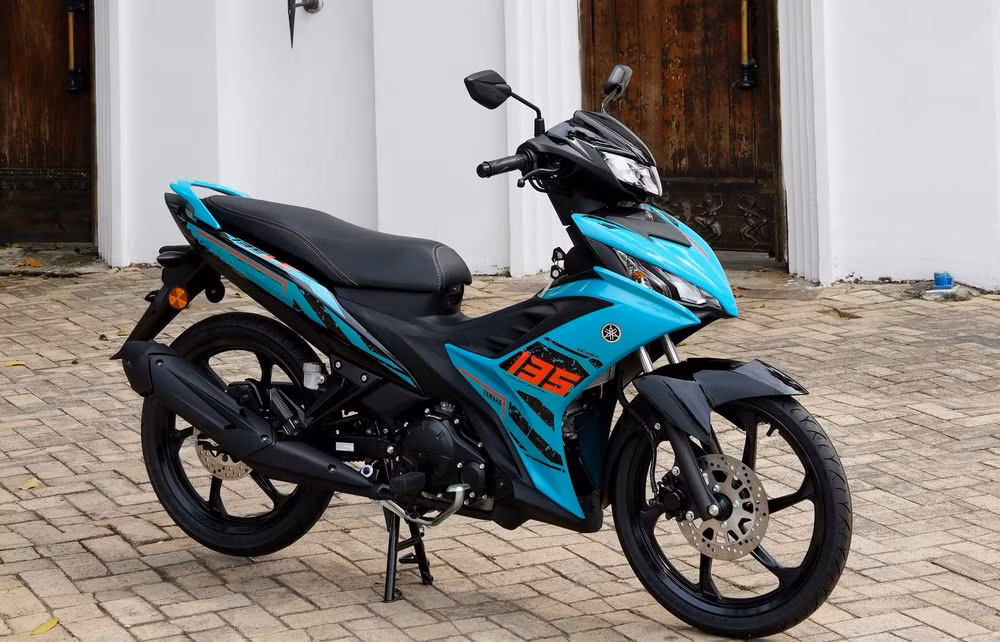 yamaha 135lc 2025 gia hon 100 trieu dong ve viet nam hinh 1