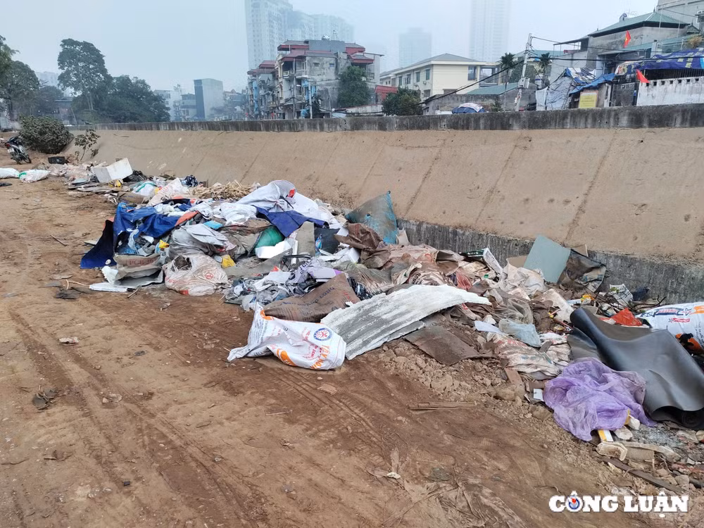 ha noi yeu cau kiem tra xu ly tinh trang ngap rac thai du an cung hoa kenh la khe hinh 1