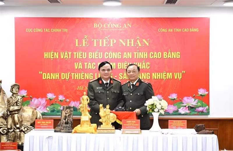 bao tang cong an nhan dan tiep nhan nhieu hien vat dac biet hinh 1