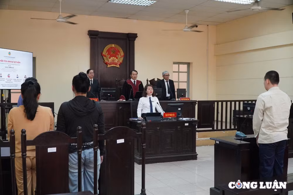 tai xe danh nguoi truoc benh vien tu du linh 1 nam tu hinh 2