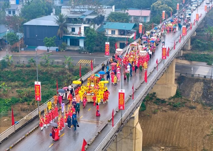 le hoi den ha den thuong den y la ton vinh tuc tho mau cua nguoi viet hinh 2